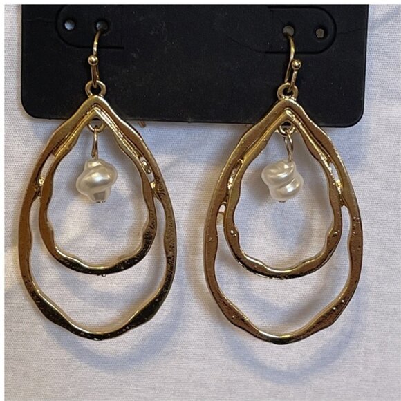 Nicole Miller Gold Tone Double Oval Hoop Simulated Pearl Earrings NEW - Picture 2 of 6